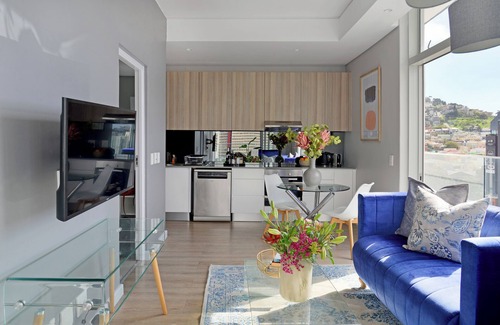 Foreshore Apartment | Sunny Corner Apartment with 180° Ocean, City & Mountain Views