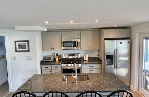 Onset Cottage | Sunny Cottage with Backyard Swimming, Water views, close to Downtown/Restaurants/Beaches. Bring your Water shoes!