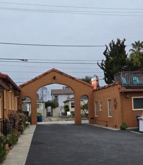Eastside Santa Cruz Hotel | Sunny Cove Motel