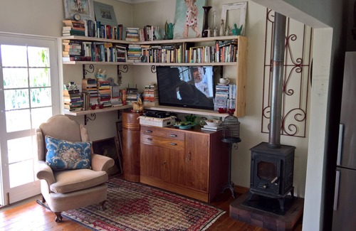 George House | Sunny, family-friendly house with stunning views of the Outeniqua mountains.