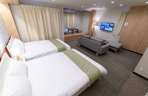 Sugamo Hotel | Sunny Fully equipped with Wifi Spacious family r/Toshima-ku Tokyo