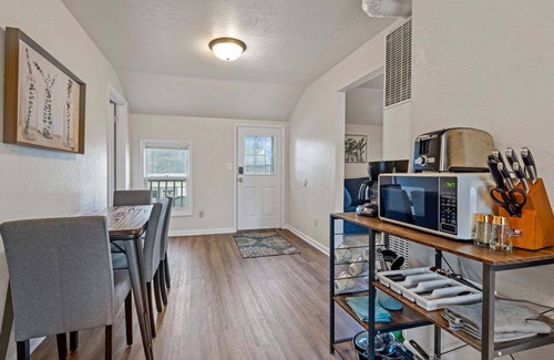 Green Bay Apartment | Sunny, Furnished 2 Bedroom Upper Apt Near Downtown Green Bay