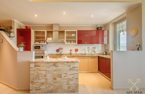 Diano d'Alba Apartment | Sunny House elegant house with terrace