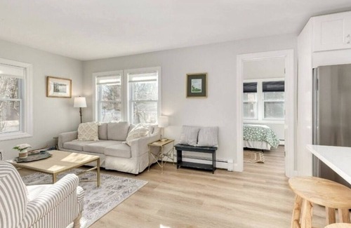 Sound Beach Apartment | Sunny, Immaculate 3 Bedroom Apartment in Sound Beach sleeps 7