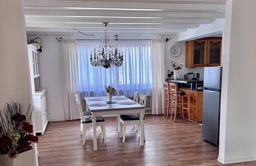 Engelsbrand Apartment | Sunny large apartment with 2 bedrooms and conservatory for 3-4 people