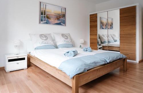 Mitte Apartment | Sunny Maritime Apartment near Hannover central station