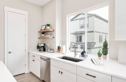 Denver House | Sunny, modern home to work & play near Olde Town