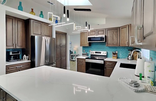 Port Orange House | Sunny Palms Getaway | Pool + Outdoor Game & Pool Table!