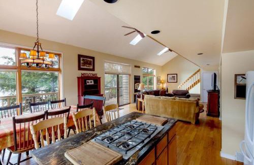 Seguin Resort | Sunny Point Resort