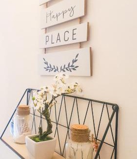 Denovici Apartment | Sunny Portside Apartment