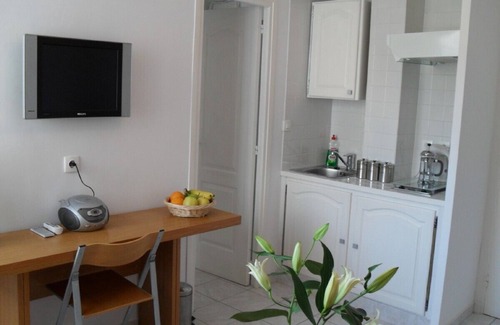 Cannes City Centre Apartment | Sunny, quiet 1 bedroom apartment in central Cannes. Near beach, bars & Palais