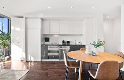 Richmond North Apartment | Sunny Richmond Escape: 2BR + Large Balcony