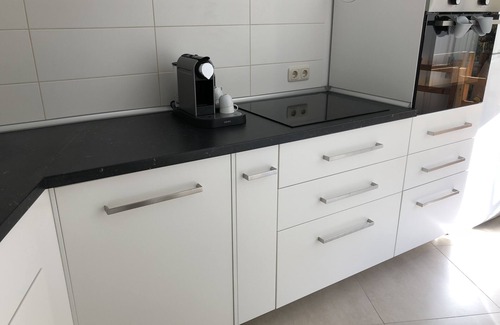 Neustadt Apartment | Sunny terrace apartment in the center with underground parking space and Netflix.