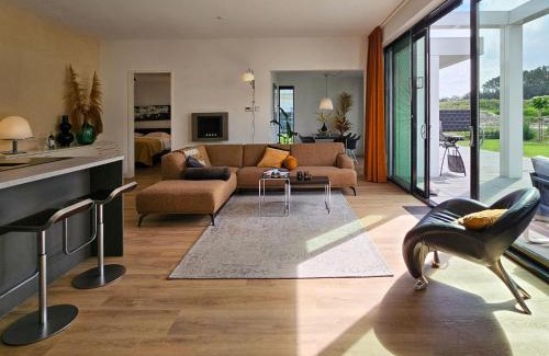 Zeewolde House | Sunny Villa with Private Terrace