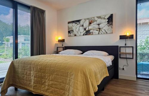 Zeewolde House | Sunny Villa with Private Terrace