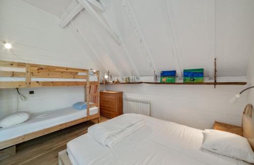 Brandonnet House | Sunny Watermill with Heated Pool
