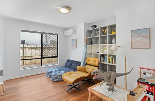 Sunnybank Hills House | Sunnybank Hills Spacious 5BR Home for Families