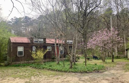 Mena House | Sunnybrook Cabin, wooded, private with stream, near ATV trails
