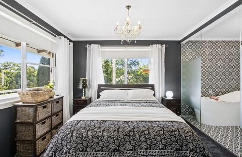 Mountain Lagoon House | Sunnydell