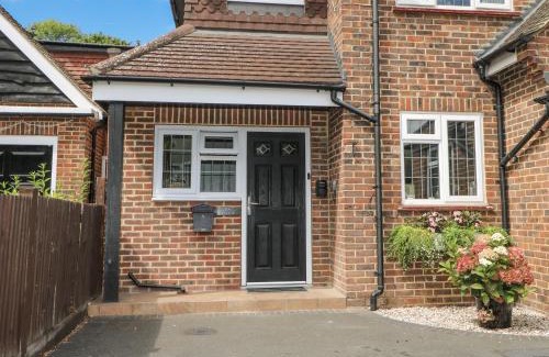 Chipstead House | Sunnyfield Cottage