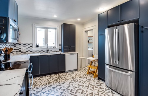 Perinton House | Sunnyside Cottage 3 Bedroom Home by RedAwning