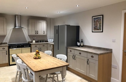 Sleaford Cottage | SUNNYSIDE COTTAGE, pet friendly, with a garden in Swaton