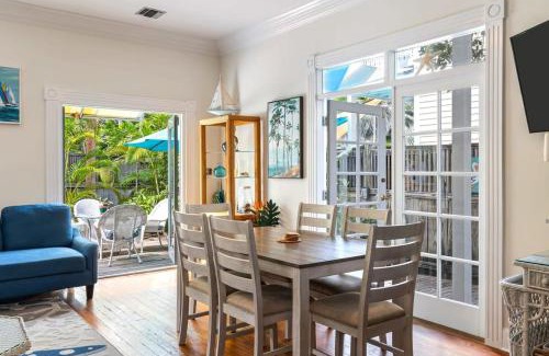 Old Town Apartment | Sunnyside Up
