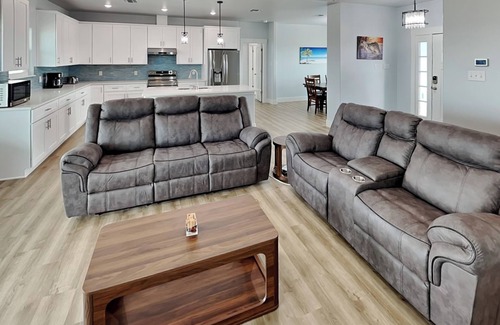 Sunset Bay House | Sunrise Escape | Stunning Bay Views + Great Fishing