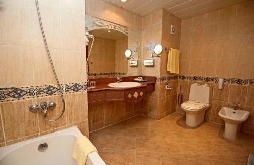Village Road Resort | Sunrise Garden Beach Resort