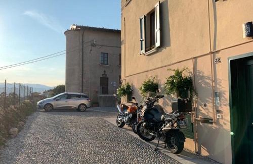 Bedizzole Apartment | Sunrise In The Castle