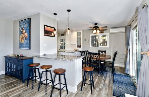 Clear Lake House | Sunrise Lake Escape - -Beautiful Lakefront with Dock Paddleboards and Kayaks!