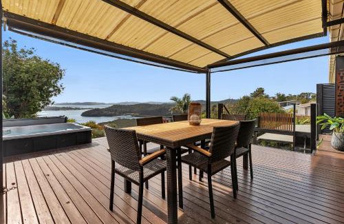 Haruru House | Sunrise Lookout - Paihia Holiday Home