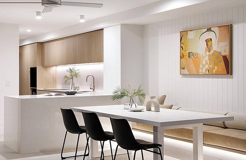 Sunshine Coast Apartment | 'Sunrise Luxury Beach Retreat' ~ Pooch Friendly