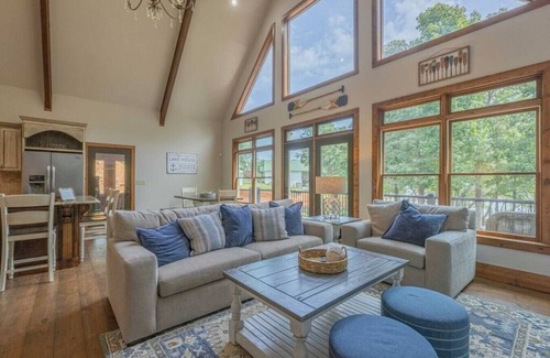 Reed Creek House | Sunrise Retreat - Luxury Lakefront Retreat - Hot Tub, Outdoor Fireplace