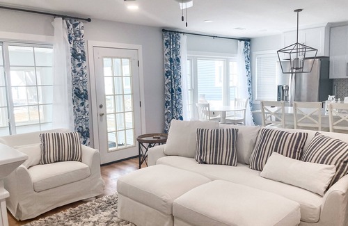 Anchorville House | Sunset Bay: Make Summer Unforgettable at Sunset Bay Lake House – Swim, Fish & Relax