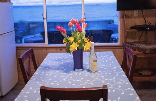 Maxwelton House | Sunset Beach Cottage - So.Whidbey Island. Langley, Kayak; Beachwalk, Clam, view