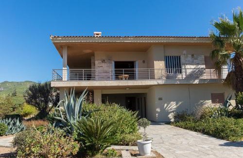 Platistomo Apartment | Sunset Beach House