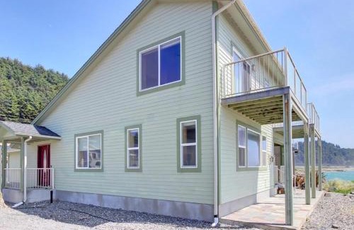 Gold Beach House | Sunset Beach House