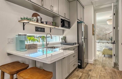Bayou Oaks House | Sunset Casita near the Bay Indian Beach near Downtown Sarasota City Limits