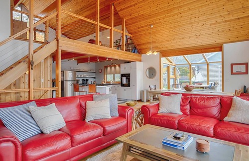 Honeoye House | Sunset Chalet: Perfect Private Getaway!