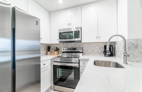 Townsite Condo | Sunset Harbor and Ocean Views, Modern Coastal Design, Beachfront Resort