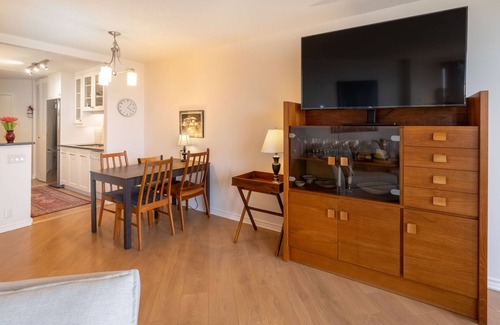 James Bay Condo | Sunset Haven - Study with Desk, Great City Views, Indoor Pool