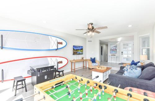 Sunset Beach House | Sunset Island 3 Level Home on the Water sleeps 10
