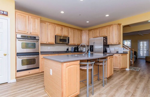 Sunset Island House | Sunset Island Townhouse - 5 Bdr/ Sleeps 12/pool