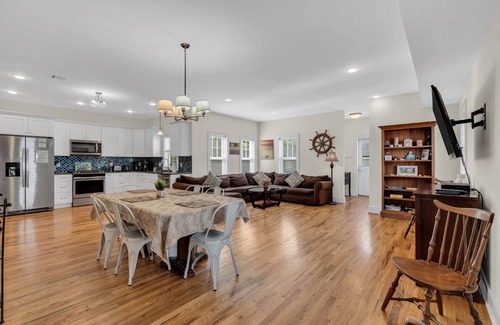 Belmar House | Sunset Manor