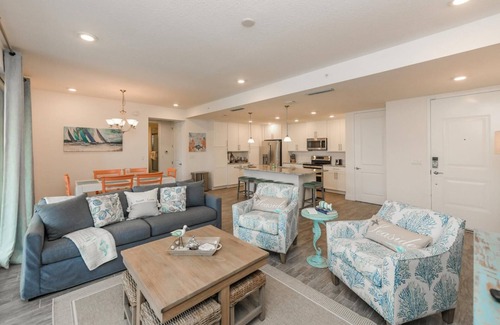 Whitney Beach Condo | Sunset Margarita - Pet Condo Near Anna Maria w/Pool, Bikes & Easy Beach Access