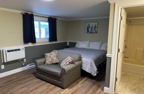St Ignace Hotel | Sunset Motel at Armand's Gardens