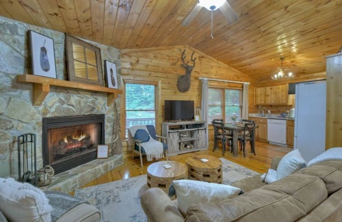 Blue Ridge Cabin | Sunset on ASKA - Mountain Views, Hot Tub, Fireplace