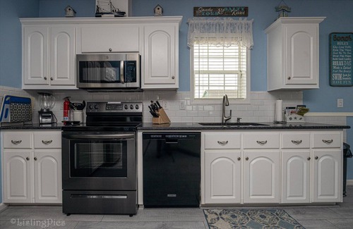 Port Bolivar House | Sunset Peach: 3 BR, 2 BA House in Caplen, Sleeps 10