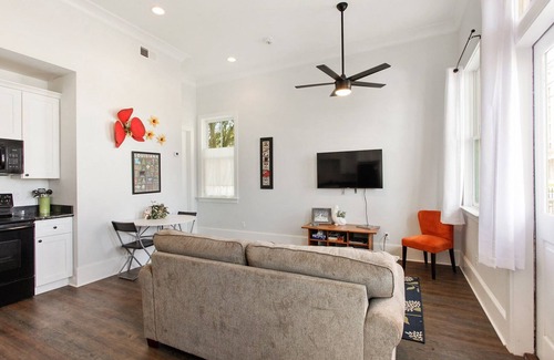 Algiers Point Condo | Sunset Point B, Serene And Private One Bedroom Condo